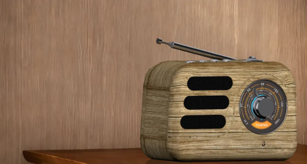 Introducing VINTUNE Wooden Retro Radio